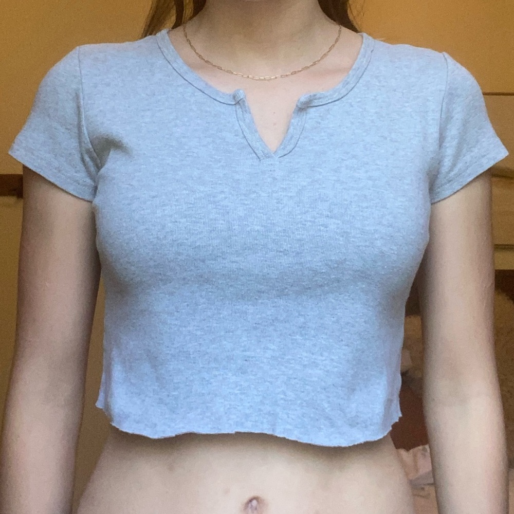 Brandy Melville crop top - Picture 3 of 4